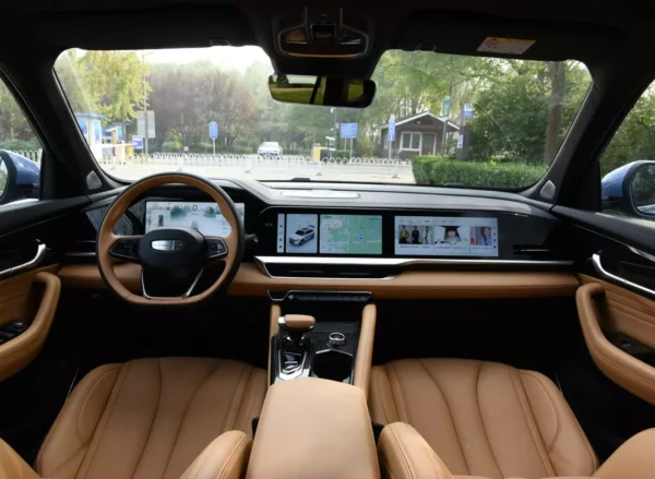 Interior view of the Geely FY11 L electric car, in which the interior consists of wood and black colors.